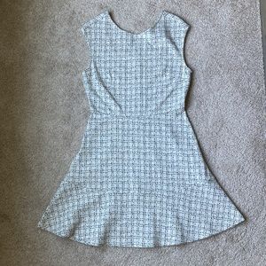 Loft Chic Sleeveless Patterned Dress